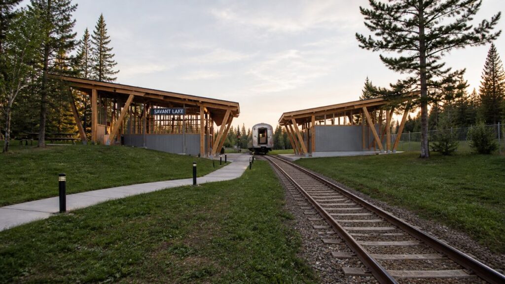 Savant Lake train station